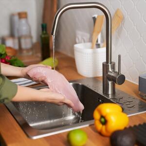 Zašto ne bi trebalo da perete piletinu pre kuvanja? Istina koja će mnoge iznenaditi