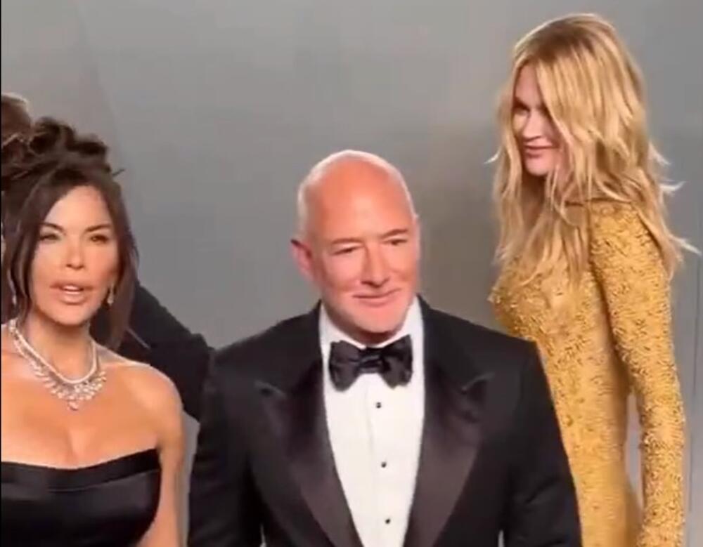 Loren Sančez, Džef Bezos i Nikol Kidman na žurki časopisa Vanity Fair posle 98. dodele Oskara
