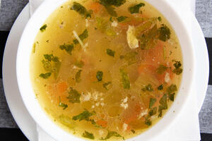 Kako se zamrzava supa, korak po korak? Evo na šta treba obratiti pažnju kako bi bila ukusna kao da ste je tek skuvali