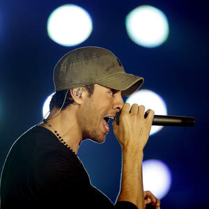 Pevač objavio sliku svoje dece koja otapa najtvrđa srca: Njih četvoro kroz oči najvažnije žene u njegovom životu