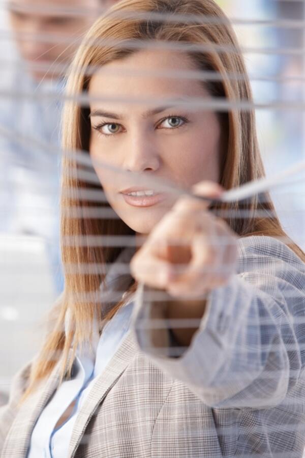 Ako se šef ponaša ovako, to je razlog za brigu: 10 znakova da se nadređenom verovatno ne dopadate