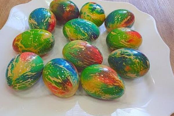 Nova metoda farbanja jaja: Zavirili smo u kuhinju jedne Ruskinje i otkrili pravu magiju