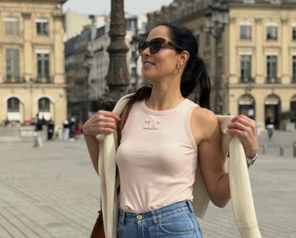 <p>Ana Ivanović još jednom je pokazala zašto važi za jednu od najbolje obučenih žena sa naših prostora. Teniserka izgleda bolje nego ikad, a njen osmeh od uha do uha šalje jasnu poruku - uživam, voljena sam, volim i srećna sam&nbsp;</p>
