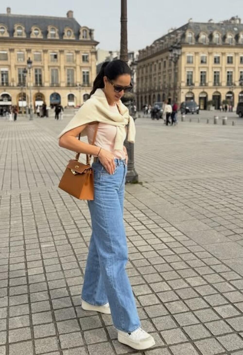 Nekadašnja teniserka Ana Ivanović u ležernom stajlingu za svaki dan tokom odmora u Parizu