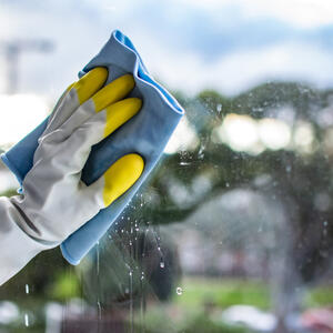 5 najčešćih grešaka zbog kojih su vam prozori i nakon pranja prljavi