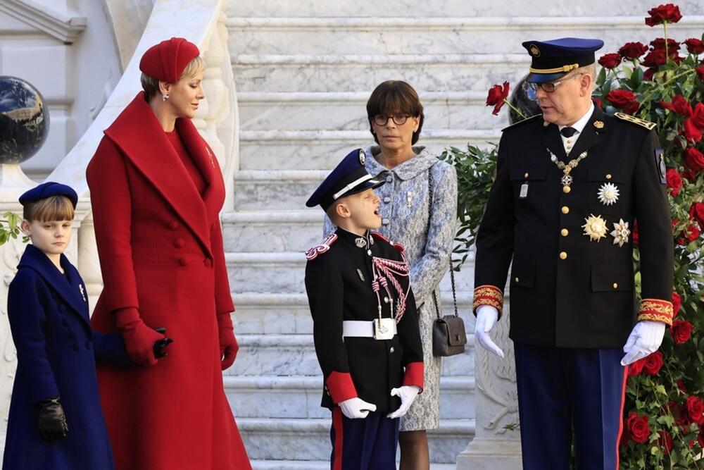 ŠARLIN OD MONAKA ODUŠEVILA SVE NOVOM FRIZUROM