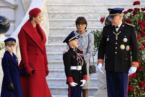 Zbog nove frizure futuristička haljina pala u drugi plan: Princeza Šarlin na Balu ruža pokazala koliko je moćna