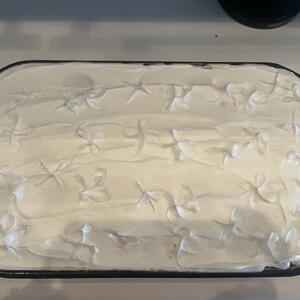 Domaća torta od sastojaka koji prete "da se pokvare": Najbrži kolač sa bananama bez pečenja sa dva kremasta fila