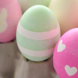 Ako tražite NAJBRŽI NAČIN, našli ste ga! Evo kako da za samo nekoliko sekundi dekorište NAJLEPŠA uskršnja jaja