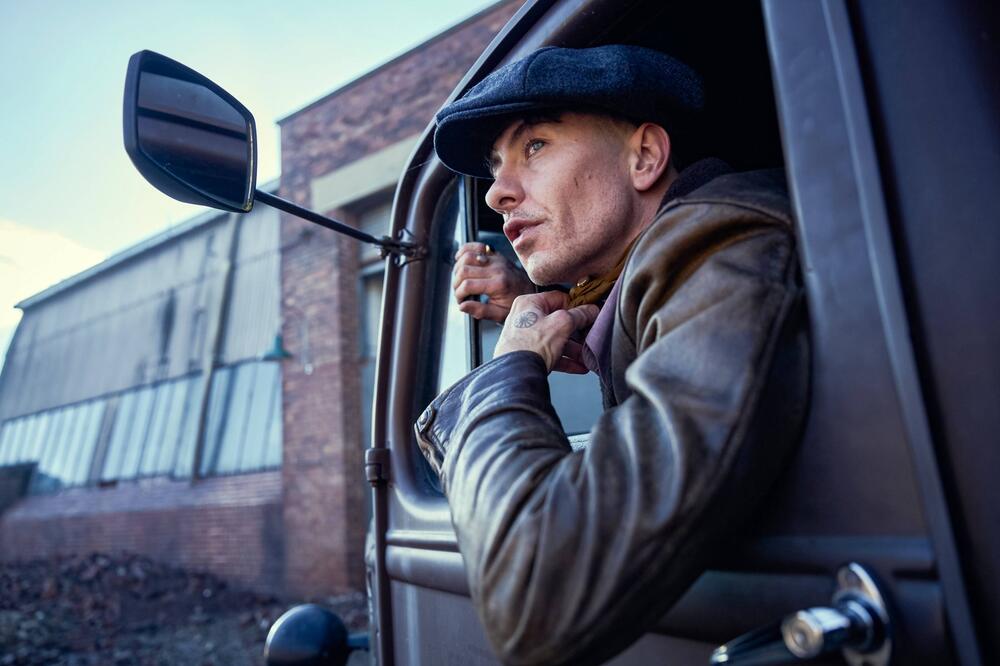 Bari Kiogan u filmu 'Birmingemska banda: Besmrtni čovek' (Peaky Blinders: The Immortal Man)