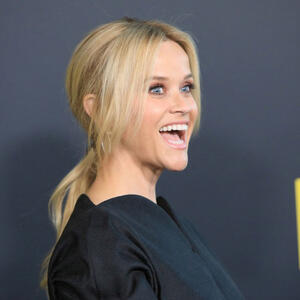 Doručak Riz Viterspun zbog kojeg izgleda bar 15 godina mlađe: Tajna blistave kože holivudske glumice leži u ovom napitku