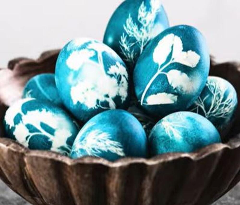 SMARGADNO ZELENA JAJA NA PRIRODAN NAČIN 