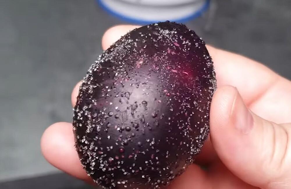 Uskršnje jaje s kristalnim sjajem