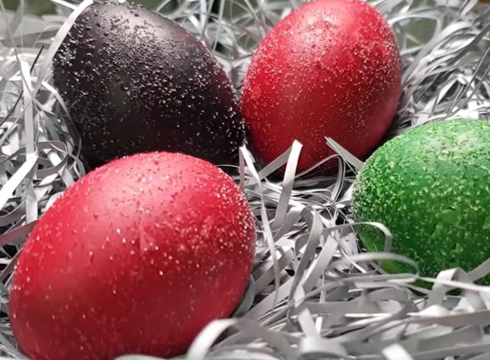 Šarena kristalna jaja kuvana u šećeru i vinu