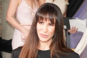 Ako obožavate obične majice, Nikolija zna kakva vam je neophodna: Omiljeni trend iz 90-ih se vraća i ne traži dubok džep