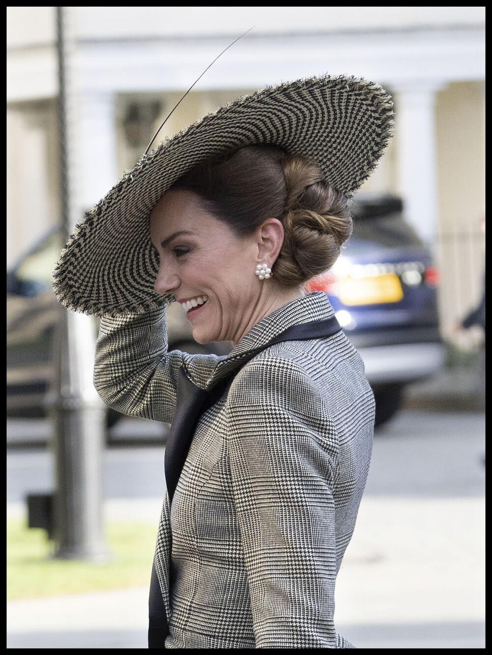 KEJT MIDLTON PONELA KROASAN PUNĐU I SVE ODUŠEVILA 