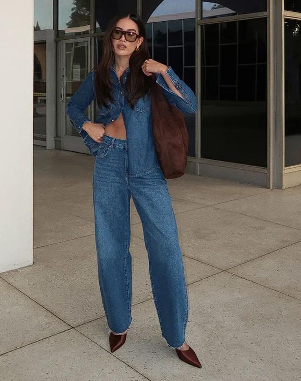 Barrel farmerke nisu klasične baggy pantalone, već podsećaju na spoj uskih i širokih farmerki