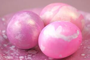 Sedefasta metalik jaja za nekoliko minuta: Trik Marte Stjuart uz koji nećete isprljati celu kuhinju