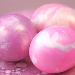 Sedefasta metalik jaja za nekoliko minuta: Trik Marte Stjuart uz koji nećete isprljati celu kuhinju