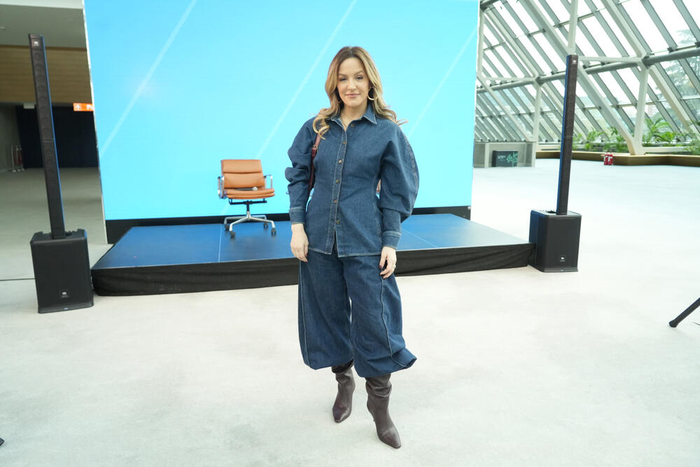 <p>U Sava Centru danas su se okupile poznate ličnosti kako bi podržali Ninu tokom promocije novog albuma i verujte bilo je mnogo toga što treba da vidite&nbsp;</p>