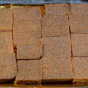 Manastirske medene kocke na vodi: Kolač za Uskršnji post kojem ćete se vraćati cele godine umuti se za 3 minuta