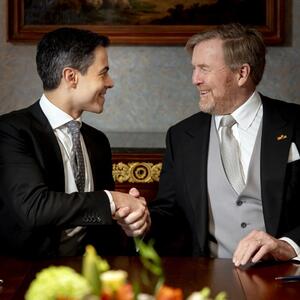 Dugo skrivana tajna evropskog kralja: 20 godina vodio DVOSTRUKI ŽIVOT bežeći od kraljevskih obaveza (i danas to čini)