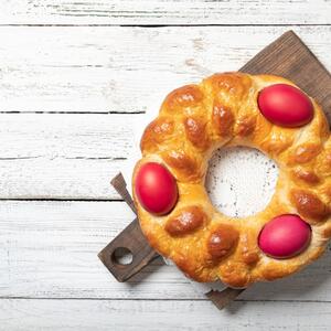 Najbolji recept za USKRŠNJU PLETENICU: Spolja je zlatna, unutra mekana, a ova praznična pogača će ulepšati svaku trpezu