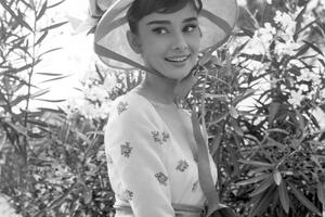 Umesto ruža i lala u njoj je gajila biljku jakog mirisa koju Srbi obožavaju: Bašta Odri Hepbern će vas iznenaditi