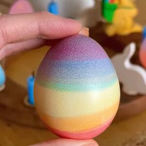 Jaja u bojama duge za 15 minuta u korpici: Najjednostavniji način da vam uskršnja trpeza bude još šarenija i lepša