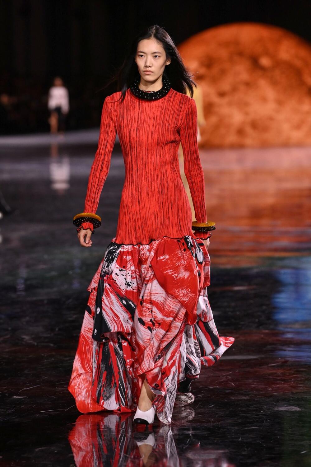 Chanel je u okviru kolekcije za proleće/leto 2026. predstavio više modela haljina spuštenog struka