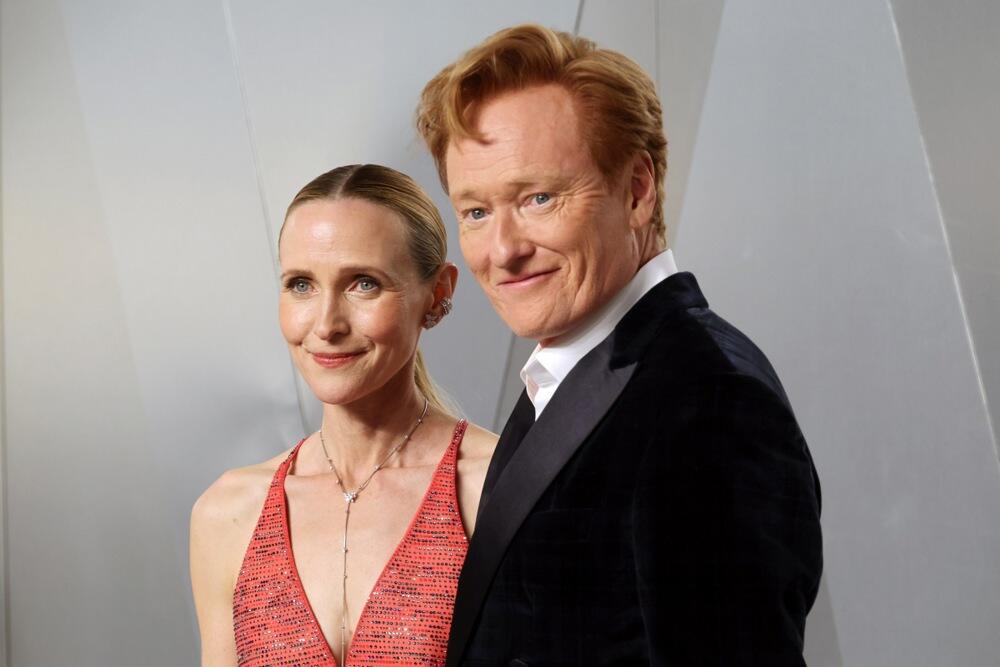 Konan O'Brajen i Lisa Pauel
Voditelj i komičar je sreo Lisu 1999, kada je radila kao kopirajterka u agenciji angažovanoj u njegovoj emisiji. Odmah su "kliknuli", a venčali su se 2002.