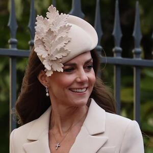 Donji deo ove fotografije je još jedan modni čas! Kejt Midlton i porodica tradicionalno obeležili Uskrs posle duge pauze