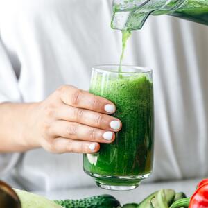 Zaboravite skupi tečni kolagen! Sok od 3 sastojka za zategnutu kožu, ujednačen ten i savršeno lice