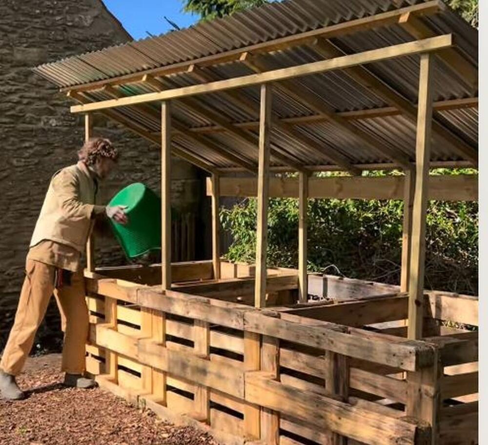 U NEKOLIKO JEDNOSTAVNIH KORAKA ETO KOMPOSTERA ZA PRAVLJENJE KOMPOSTA 