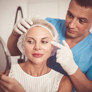 Rizična kozmetologija, šta je to što treba da znate: Plastični hirurg upozorava na 5 opasnih procedura