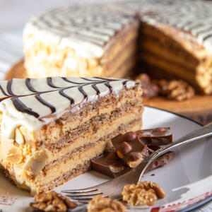 Pronašli smo najlepši recept za Esterhazi tortu: Idealna poslastica za Uskrs, rođendan ili bilo koju drugu važnu priliku