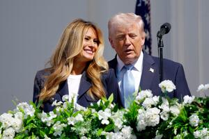 Toliko jednostavno da odmah možete da je iskopirate: Stajling Melanije Tramp koji vaja figuru i nosi se uvek i svuda