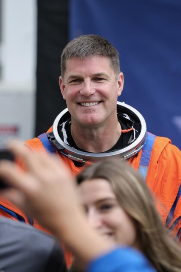 Kad su se sreli, rekao joj je da će biti astronaut: Pomislila je da je &ndash; lud, a sad se bukvalno vole do Meseca i nazad