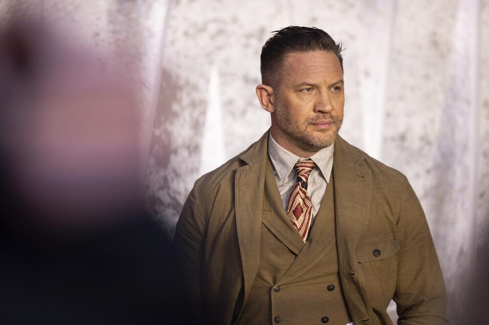 Tom Hardi na premijeri filma 'Podzemlje' (eng. Havoc) u Londonu 2025.