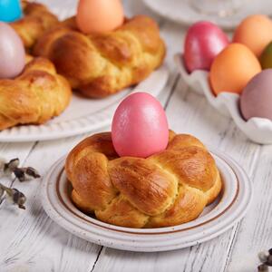 Najbolji recept za USKRŠNJE VENČIĆE: Spremaju se lako, uspevaju svima i čine vašu prazničnu trpezu čarobnom