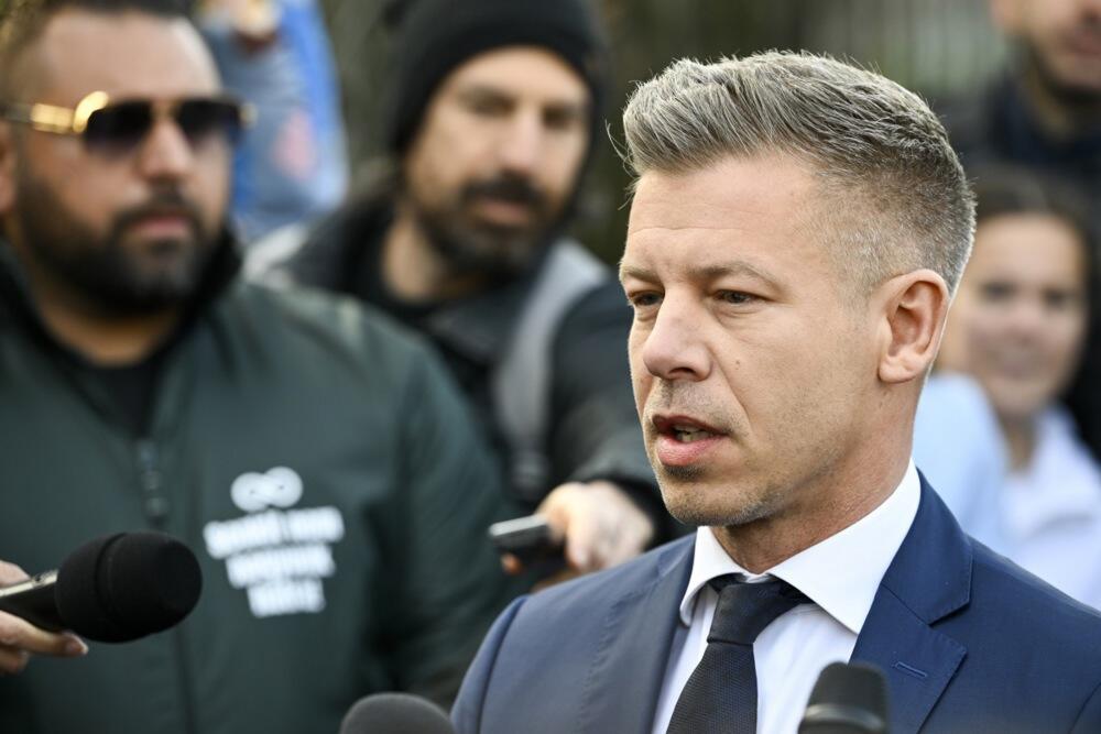 foto: EPA/Robert Hegedus