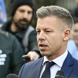 Optužbe za nasilje, snimak razgovora i &bdquo;izdaja&ldquo;: Brak Petera Mađara s bivšom ministarkom ponovo pod lupom