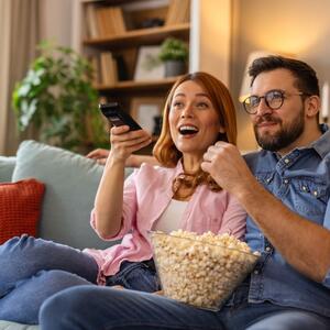 Romantične, opuštajuće, savršene za vikend udvoje: 5 serija koje možete pogledati za 1. maj i nećete se pokajati