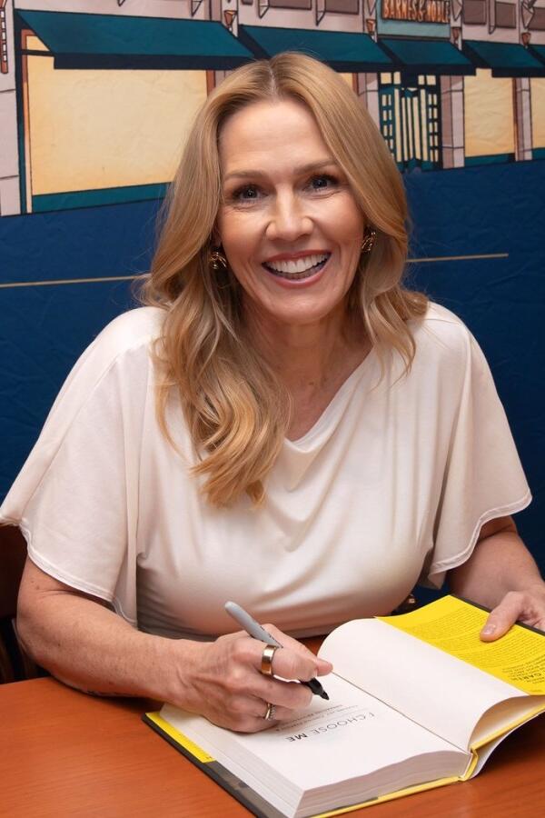 Bile su najbolje prijateljice godinama: Dženi Gart otkrila detalje svađe sa koleginicom iz serije "Beverli Hils"