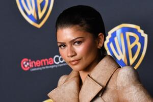 Boje peska, neobičnog kroja & tako moćan! Komplet koji je Zendeja juče nosila u Las Vegasu je ljubavno pismo "Dini"