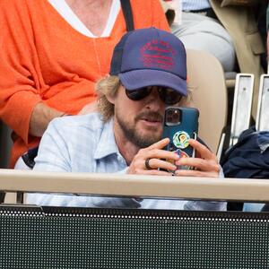 Rekla mu je da je trudna, a on je &ndash; promenio broj: Slavni glumac često glumi brižne očeve, ali ćerku nikad nije video