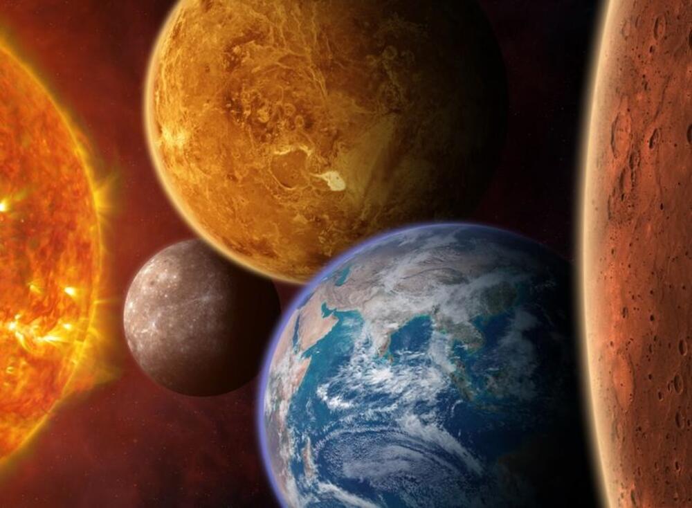 Stelijum u astrologiji predstavlja klaster od tri ili više planeta konjunciranih u istom znaku ili kući natalne karte.