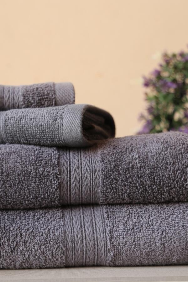 Zašto peškiri imaju linije? Ovo je pravi razlog zašto svi imaju pruge na dnu