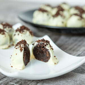 3 sastojka i 15 minuta vremena potrebno je za savršen dezert: Recept za OREO kuglice koje se tope u ustima