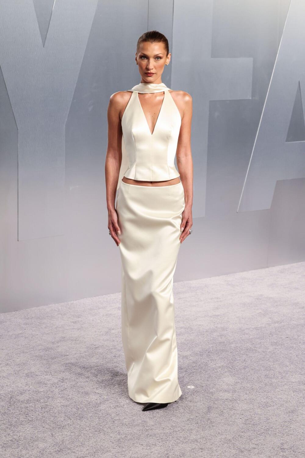 Bela Hadid na žurki magazina Vanity Fair posle dodele Oskara 2026.